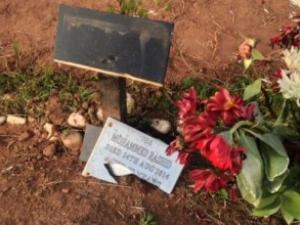 Vandals Desecrate Muslim Graves in UK